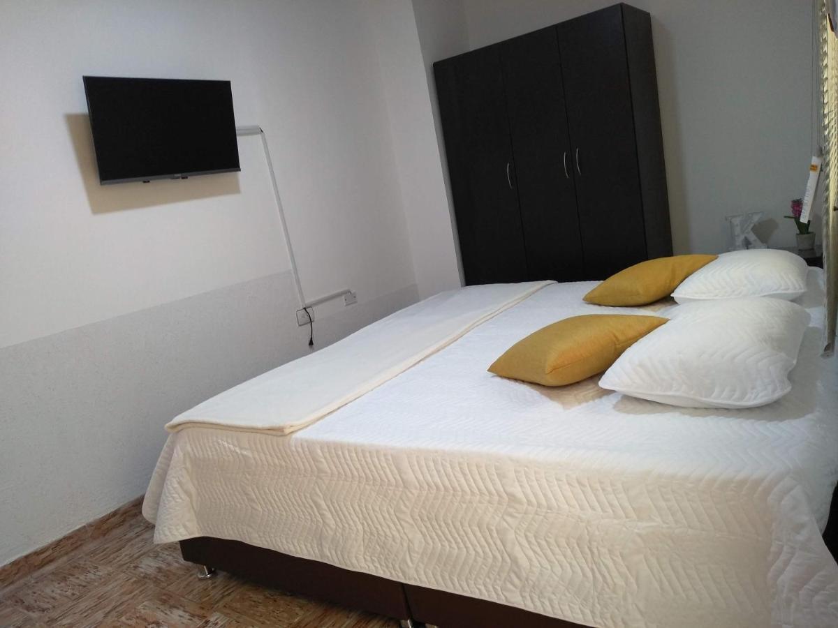 Komodo Alojamiento- Hostal Autoservicio, Ubicado Cerca Al Centro Historico - Bano Privado, Wifi , Cama 2X2 Y Agua Caliente Y Cocina Compartida Popayán Zewnętrze zdjęcie
