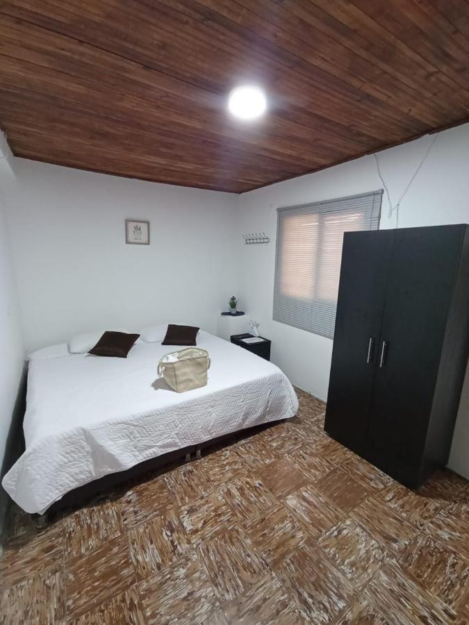 Komodo Alojamiento- Hostal Autoservicio, Ubicado Cerca Al Centro Historico - Bano Privado, Wifi , Cama 2X2 Y Agua Caliente Y Cocina Compartida Popayán Zewnętrze zdjęcie