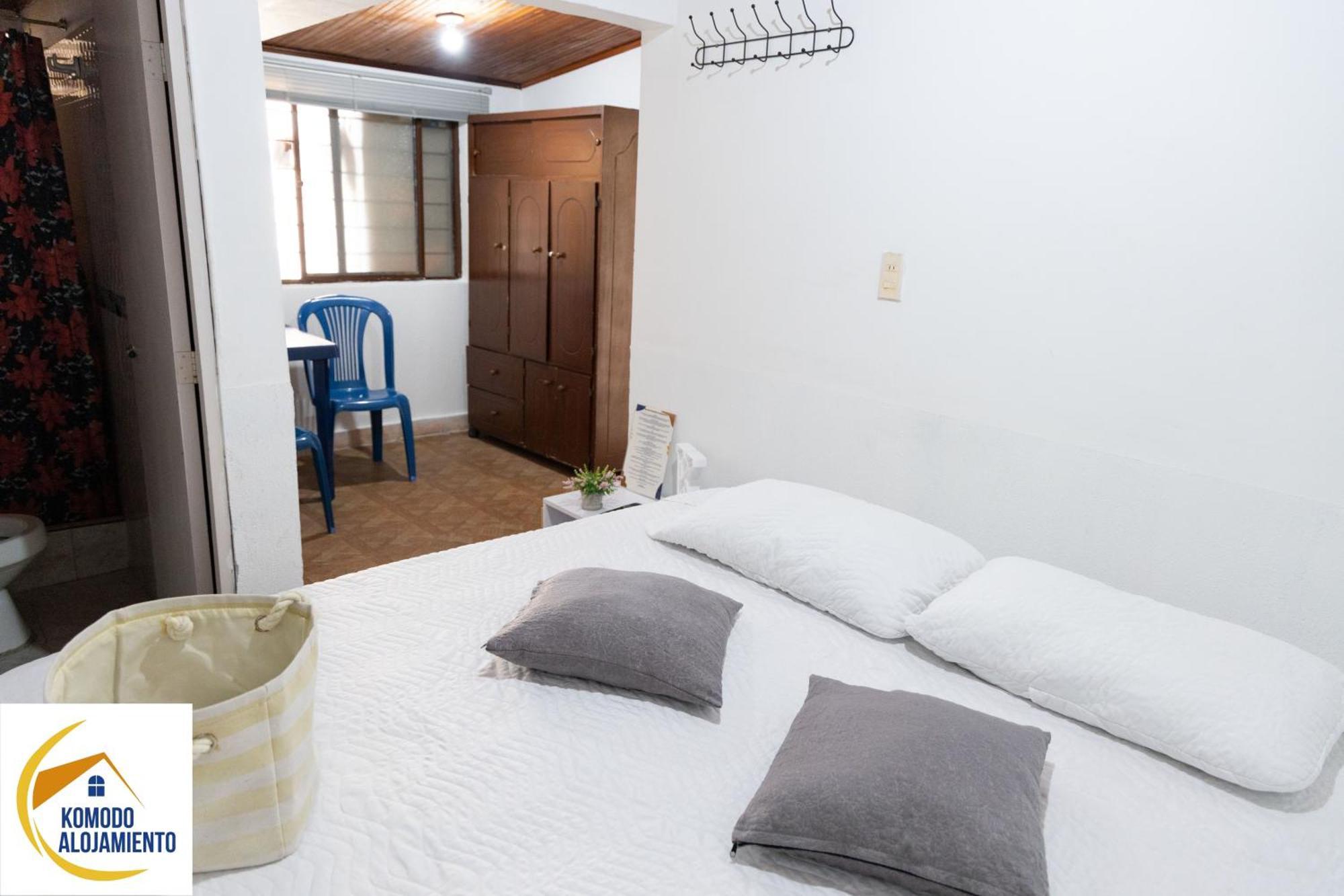 Komodo Alojamiento- Hostal Autoservicio, Ubicado Cerca Al Centro Historico - Bano Privado, Wifi , Cama 2X2 Y Agua Caliente Y Cocina Compartida Popayán Zewnętrze zdjęcie