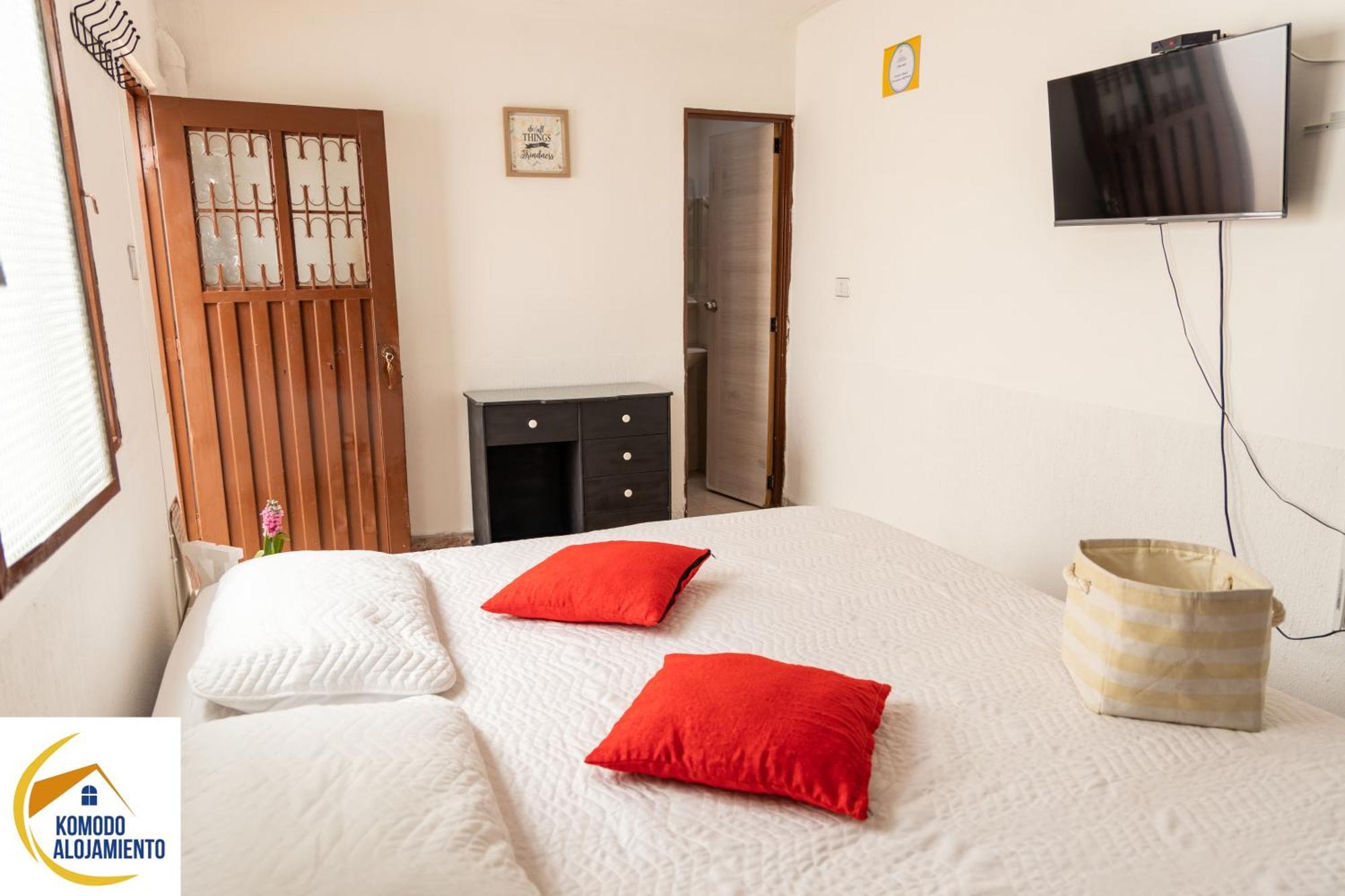 Komodo Alojamiento- Hostal Autoservicio, Ubicado Cerca Al Centro Historico - Bano Privado, Wifi , Cama 2X2 Y Agua Caliente Y Cocina Compartida Popayán Zewnętrze zdjęcie