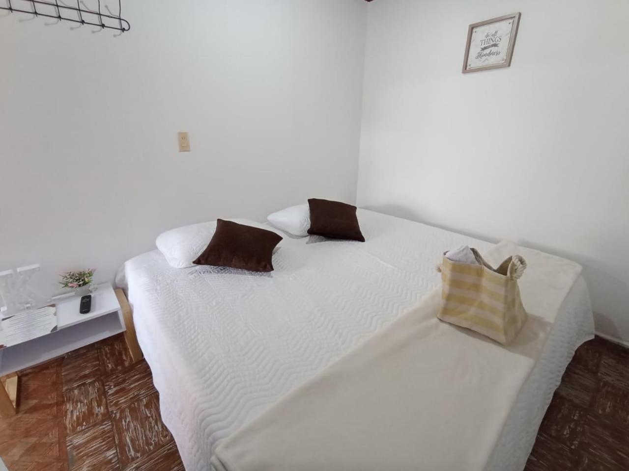Komodo Alojamiento- Hostal Autoservicio, Ubicado Cerca Al Centro Historico - Bano Privado, Wifi , Cama 2X2 Y Agua Caliente Y Cocina Compartida Popayán Zewnętrze zdjęcie